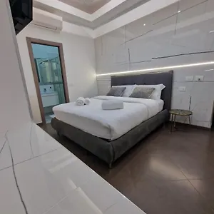 Pensión Ari, La Spezia